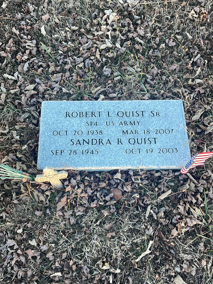 Sandra R. Quist's grave. Photo 1