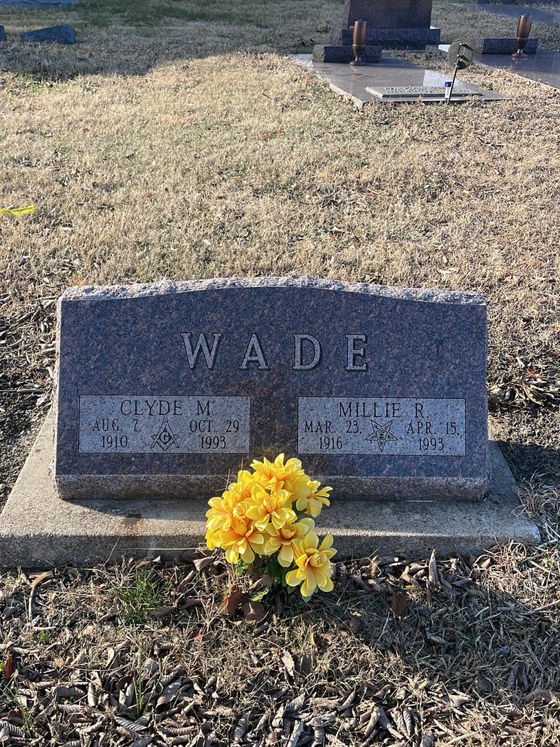Millie R. Wade's grave. Photo 1