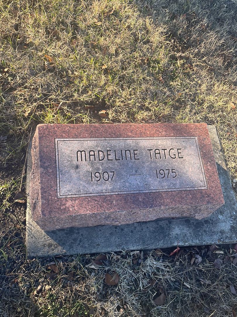 Madeline Tatge's grave. Photo 1