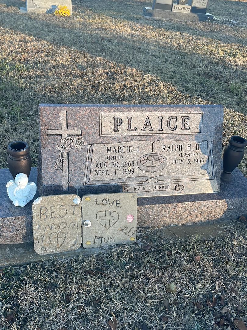 Marcie L. Ihde Plaice's grave. Photo 1