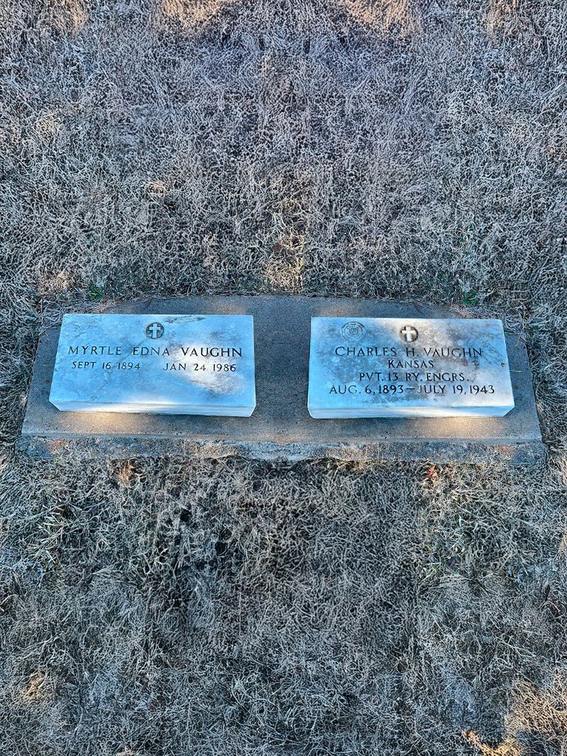 Myrtle Edna Vaughn's grave. Photo 1