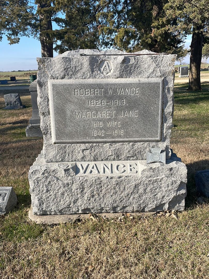 Robert W. Vance's grave. Photo 1