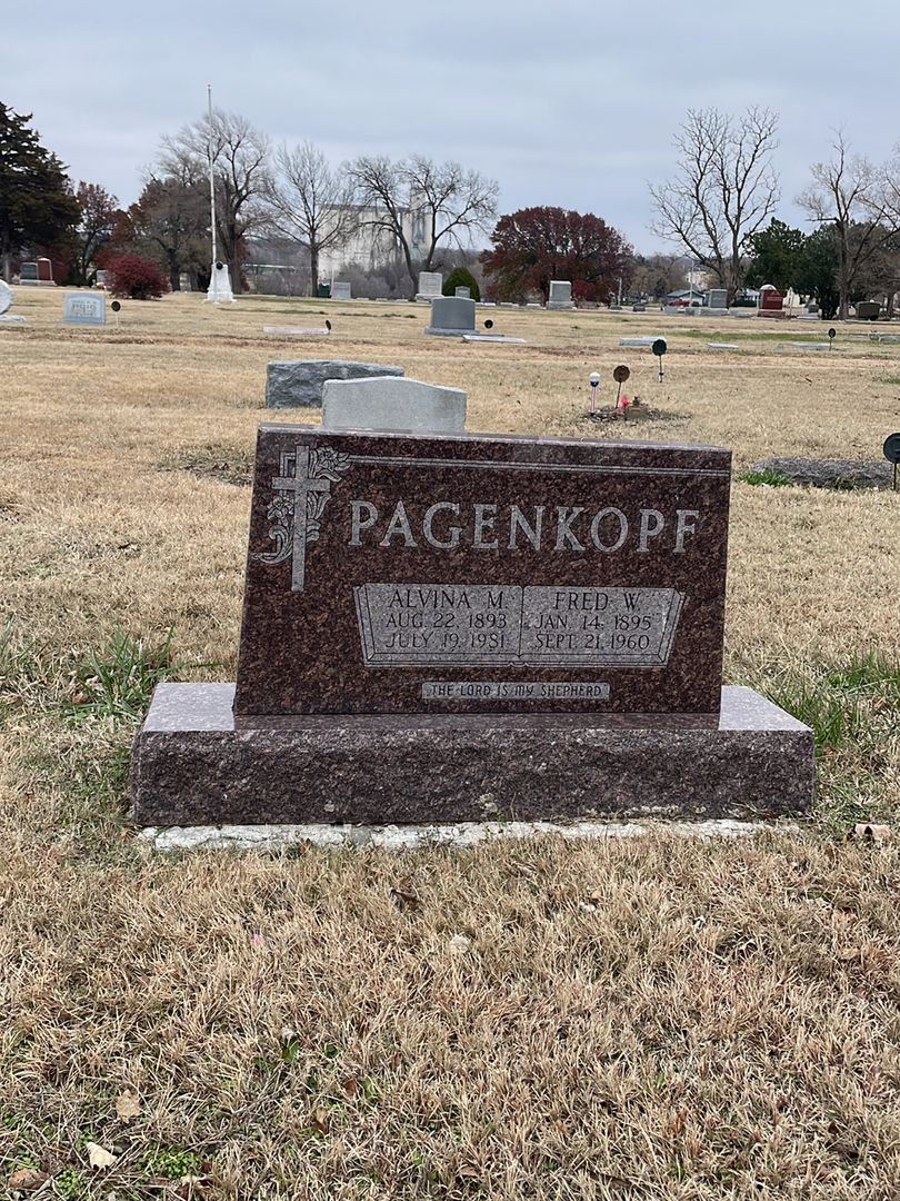 Fred W. Pagenkopf's grave. Photo 1