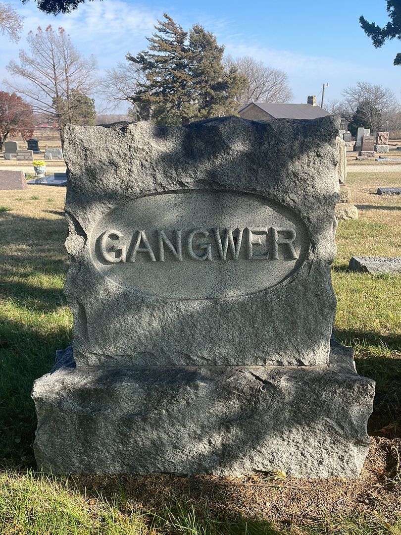 Mary E. Gangwer's grave. Photo 1