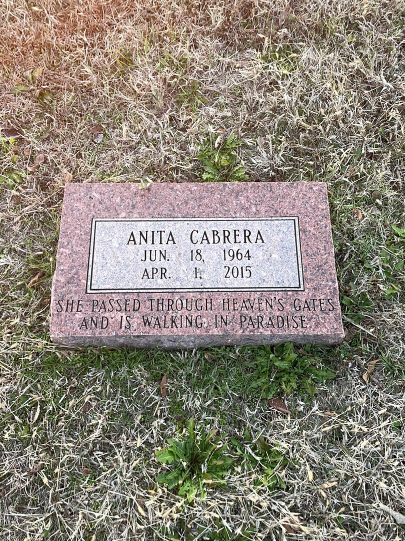Anita Cabrera's grave. Photo 1