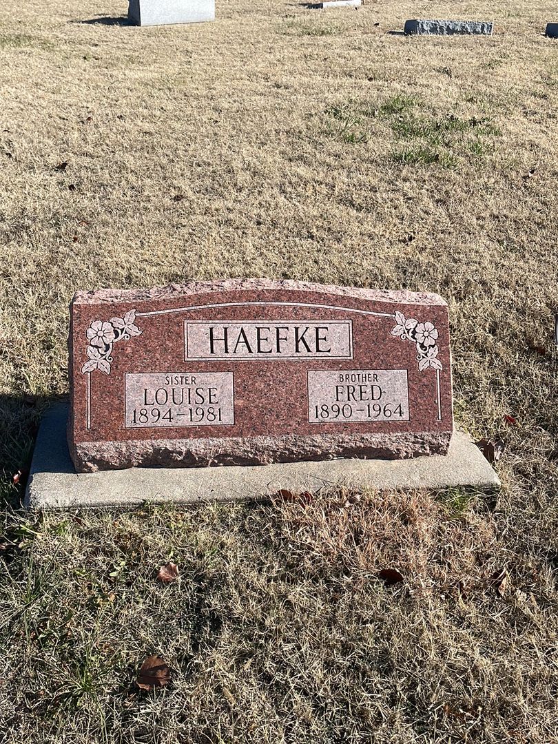 Fred Haefke's grave. Photo 1