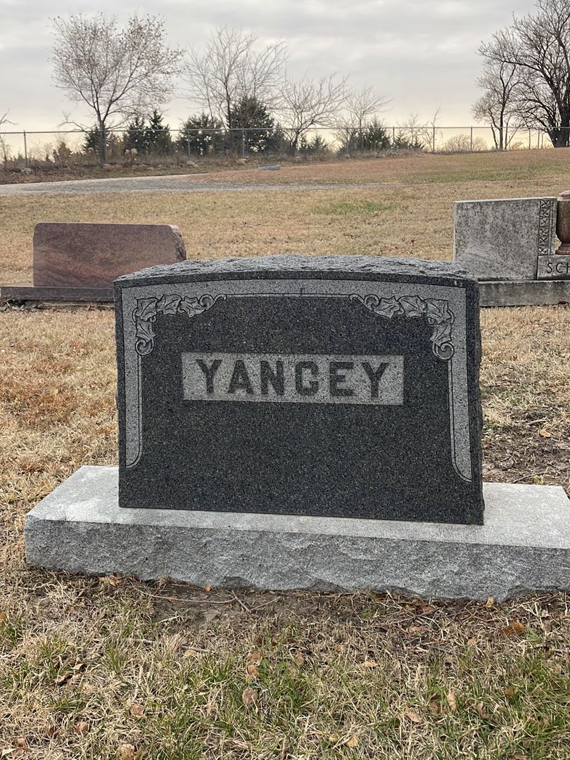 Lillie M. Yancey's grave. Photo 1