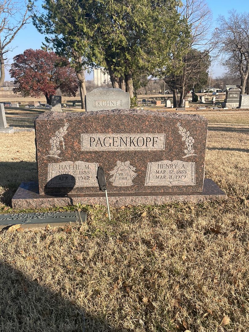 Henry A. Pagenkopf's grave. Photo 1