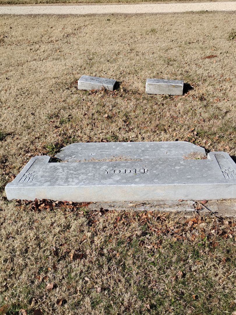 Nellie D. Yoder's grave. Photo 1