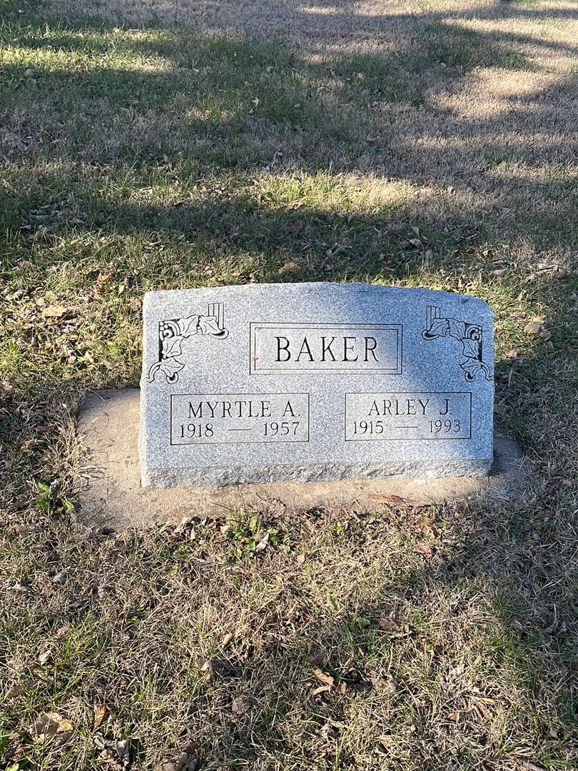 Arley J. Baker's grave. Photo 1