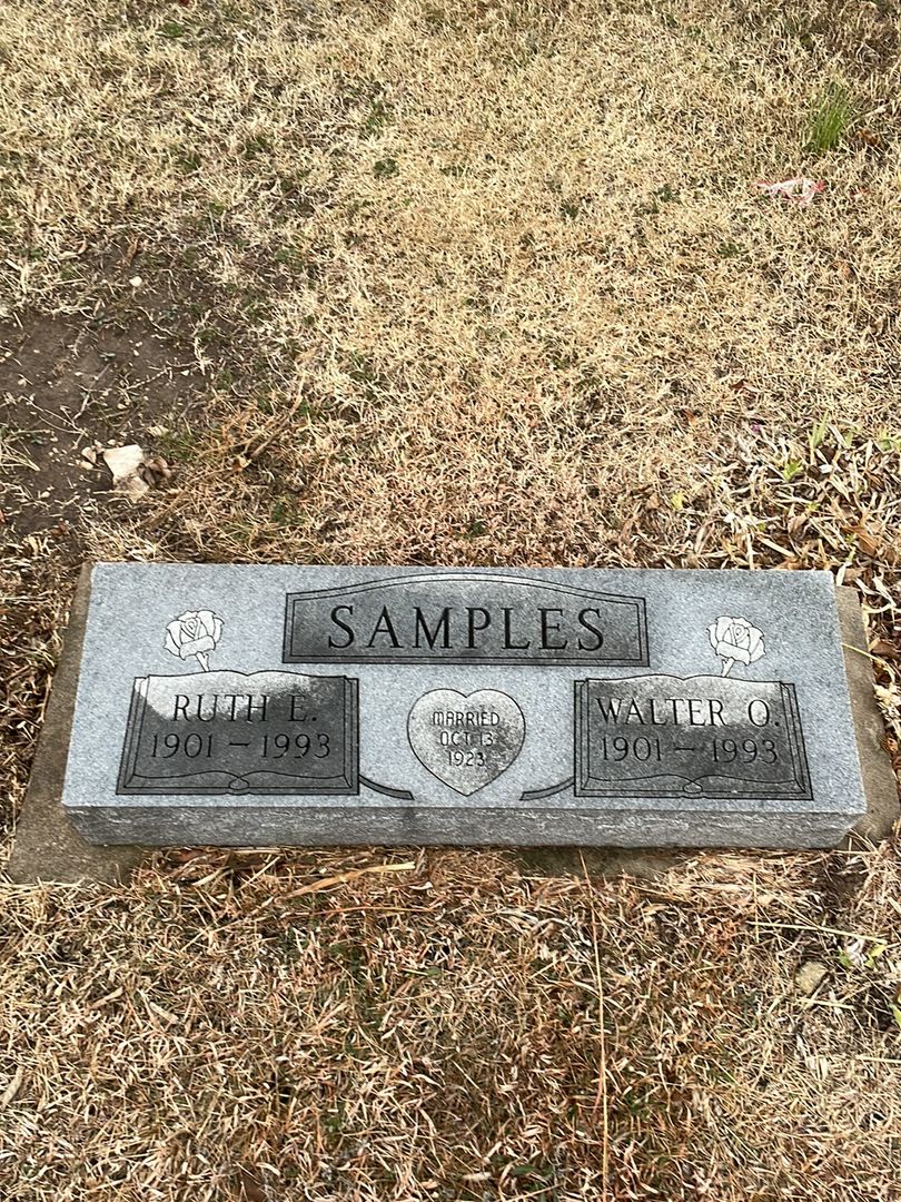 Ruth E. Samples's grave. Photo 1