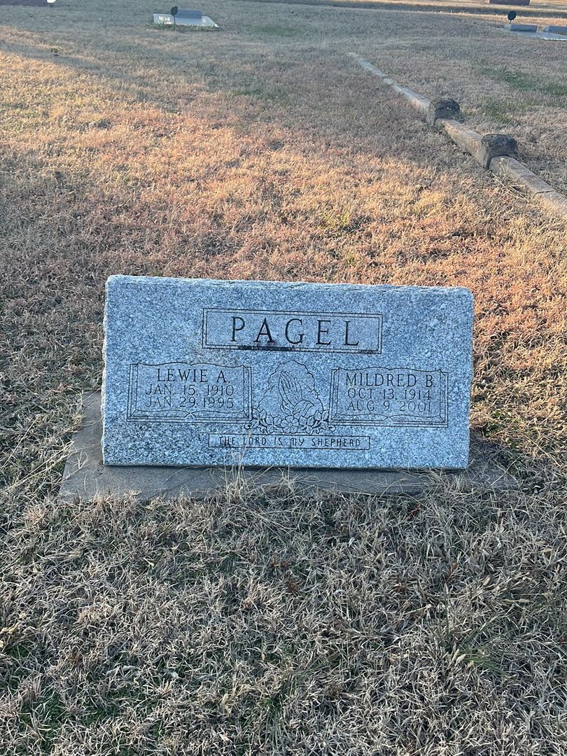 Mildred B. Pagel's grave. Photo 1