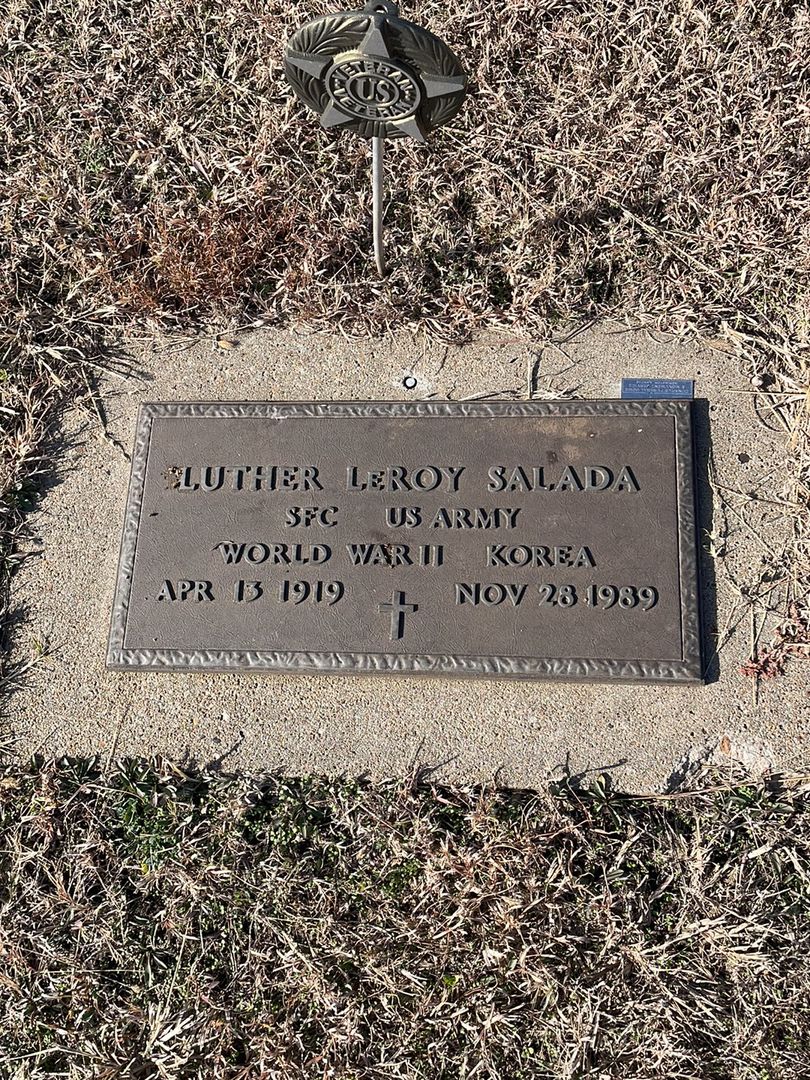 Luther LeRoy Salada's grave. Photo 1