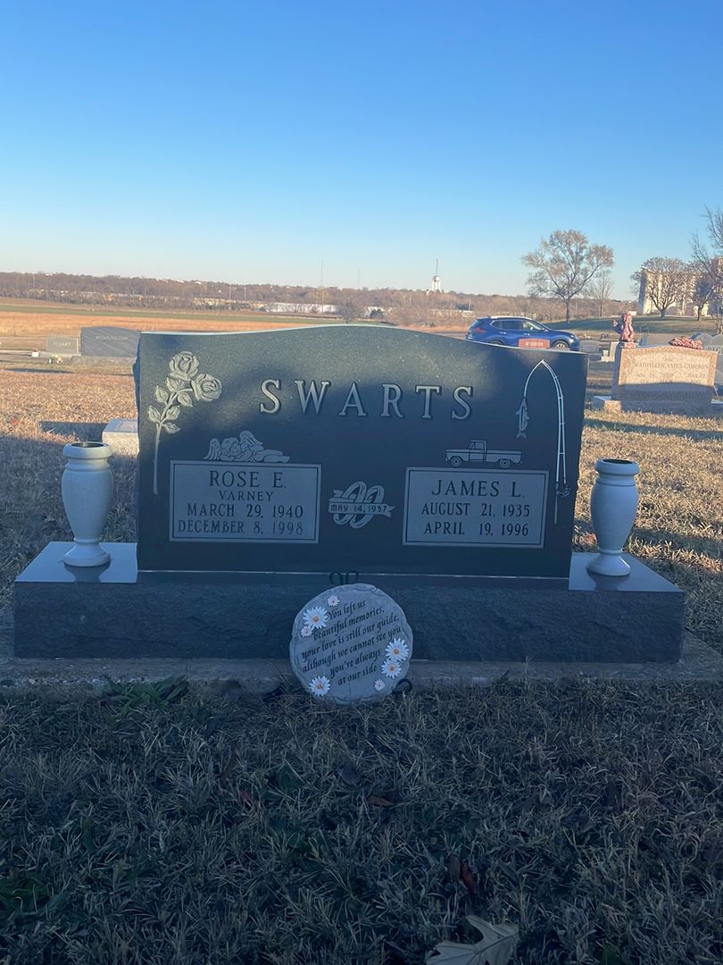Rose E. Varney Swarts's grave. Photo 1