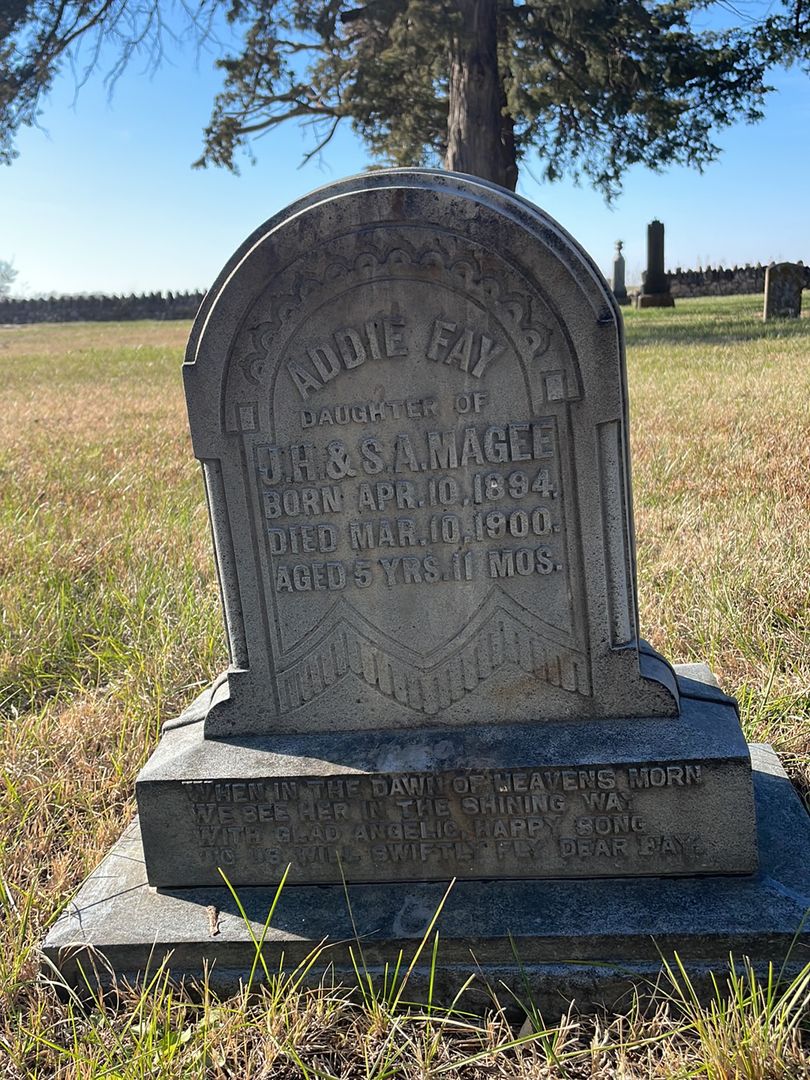 Addie Fay Magee's grave. Photo 1