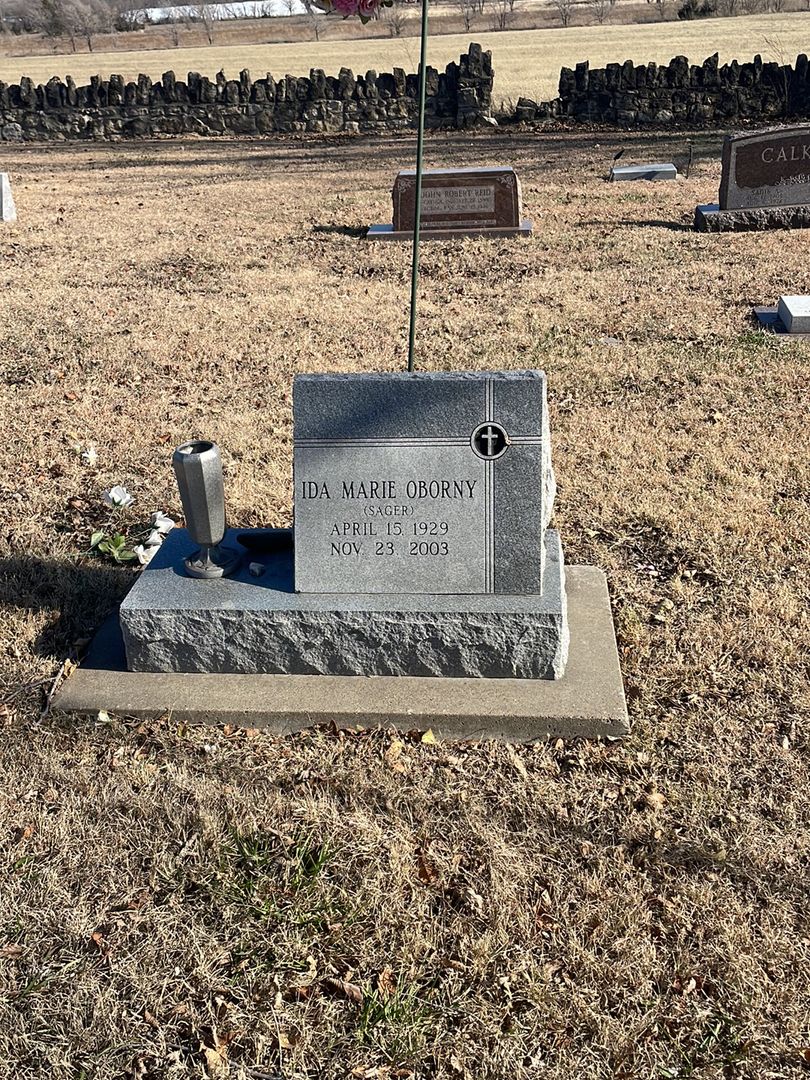 Ida Marie Sager Oborny's grave. Photo 1
