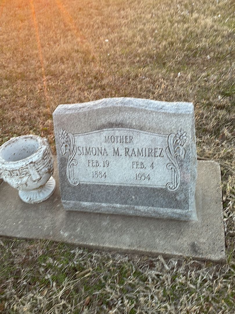 Simona M. Ramirez's grave. Photo 1