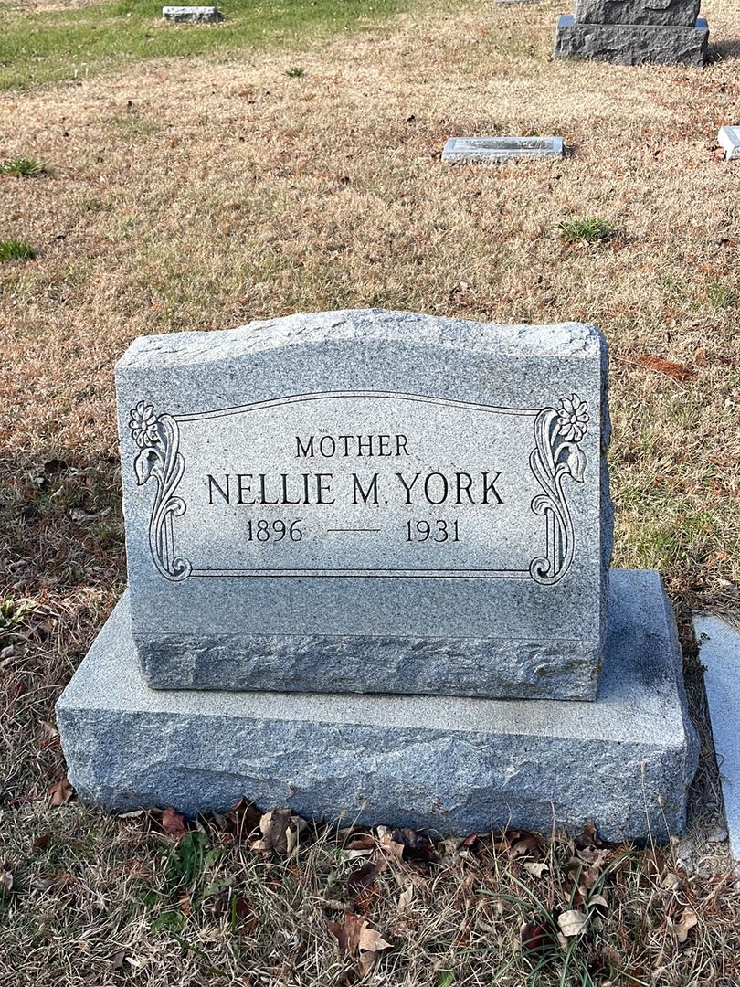 Nellie M. York's grave. Photo 1