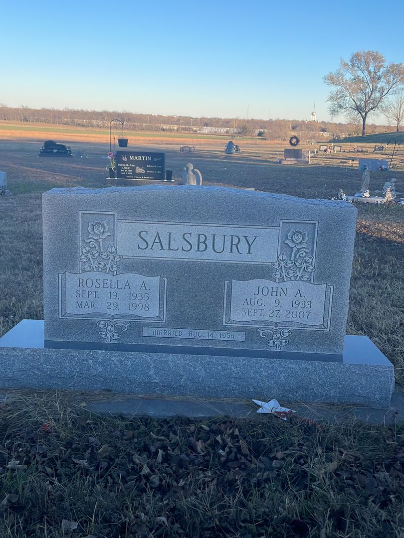 John A. Salsbury's grave. Photo 1