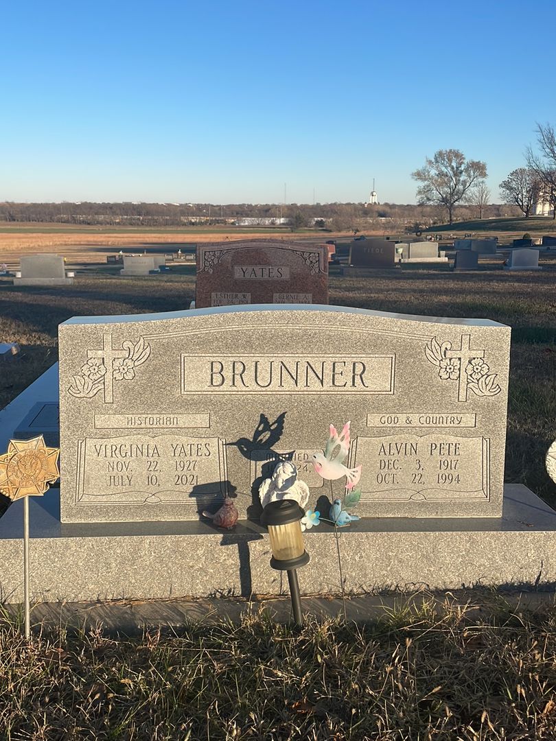 Virginia Frances Yates Brunner's grave. Photo 1